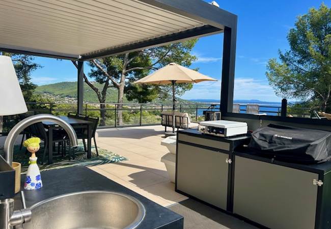 Cuisine d'été plancha et 3 feux à gaz