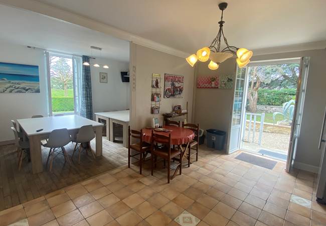 Salle à manger commune- chambres Dordogne