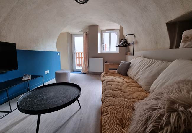 SALON LUMINEUX SOUS VOUTES