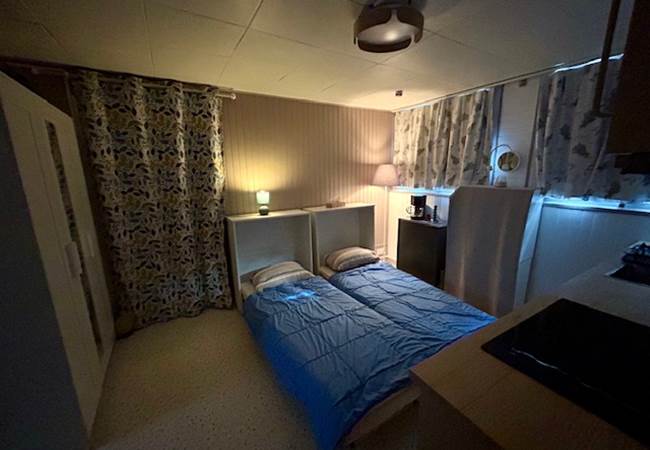 Espace nuit à créer avec 2 lits pliables 90x200