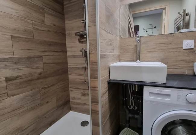 DOUCHE REZ DE CHAUSSEE