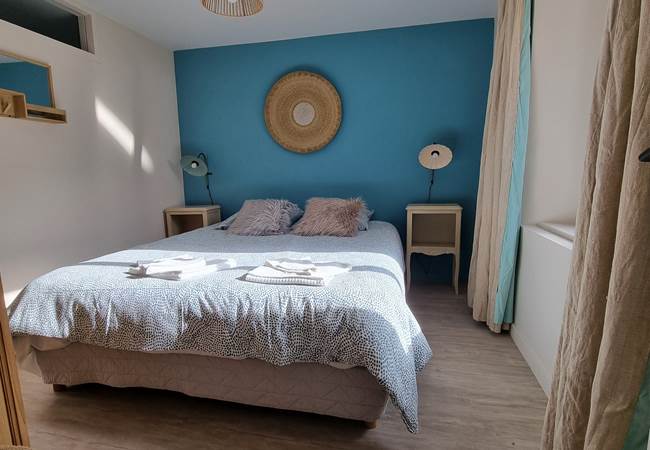 CHAMBRE LIT QUEEN SIZE