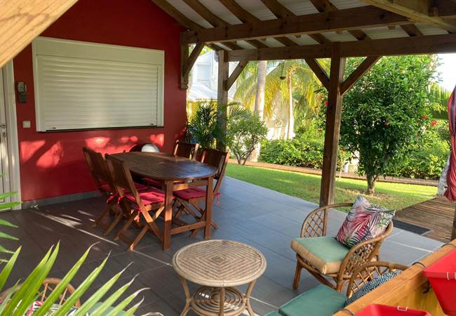 Villa-Hibiscus-terrasse-repas