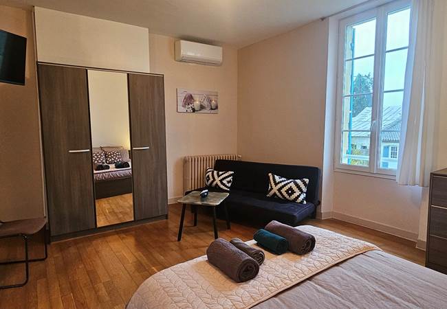 Chambre Brune Vallée de la Dordogne-Sud-Ouest-canapé lit-enfants