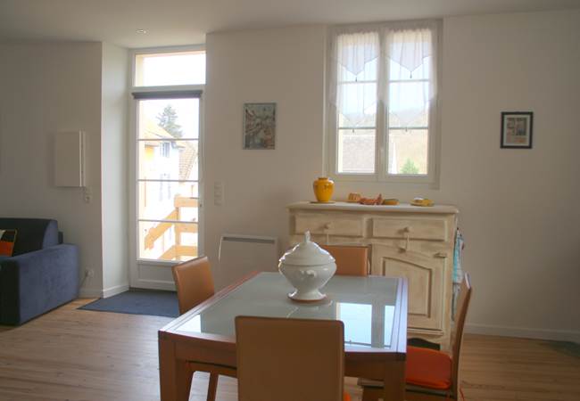 Coin repas et entrée.