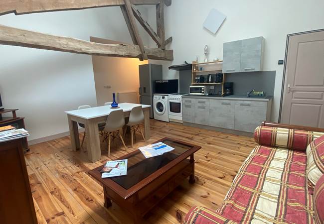 sejour-salle-a-manger-cuisine-gite-le-hibou-dordogne