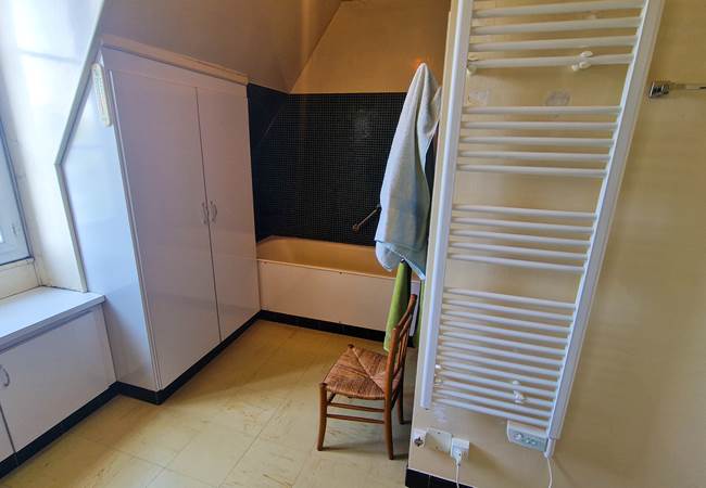 Salle de Bain 2nd étage 1