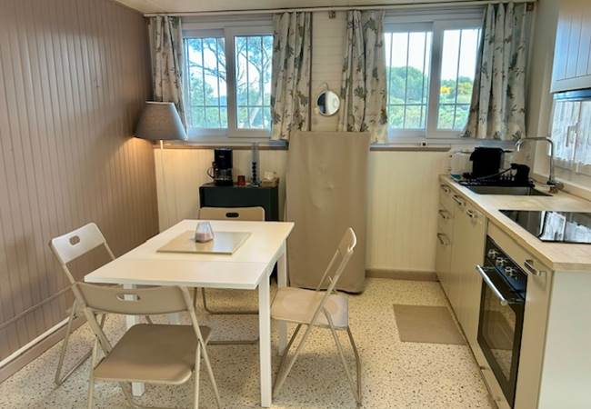 Cuisine avec table 4 convives