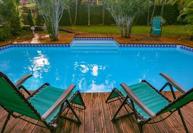 Detente-sous-les--tropiques-piscine-des-gites-l-or-des-caraibes