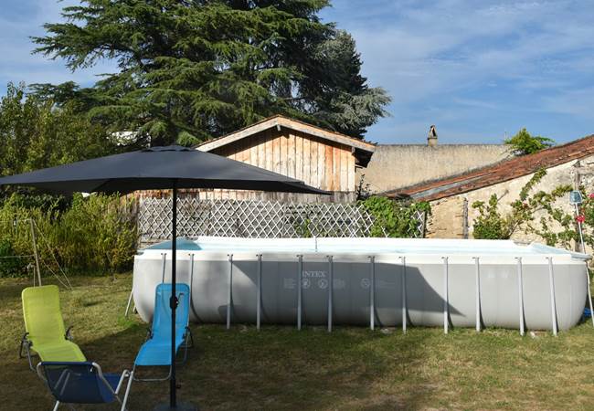 piscine-hors-sol-7x4m-commune-gite-chambres-dhotes-transats-parasols