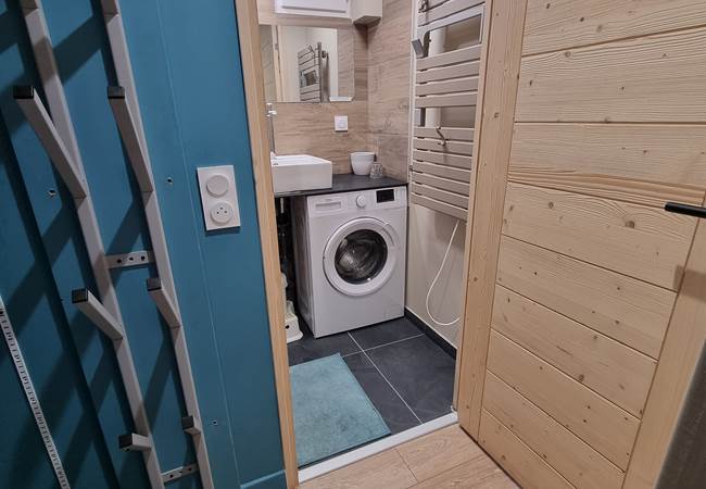 ACCES salle de bains RDC