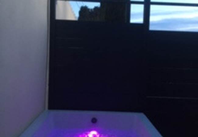 jacuzzy pour deux disponible d avril a octobre