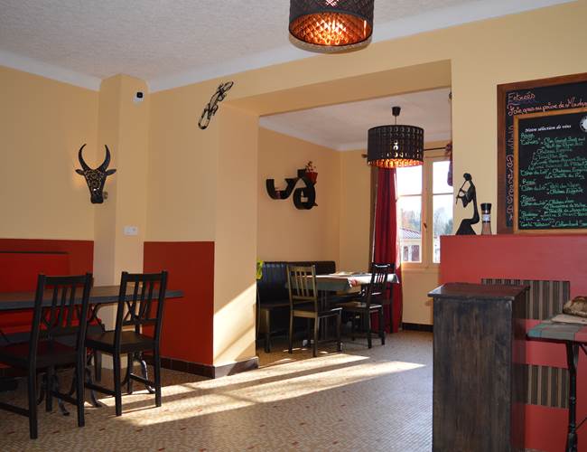 restaurant bar