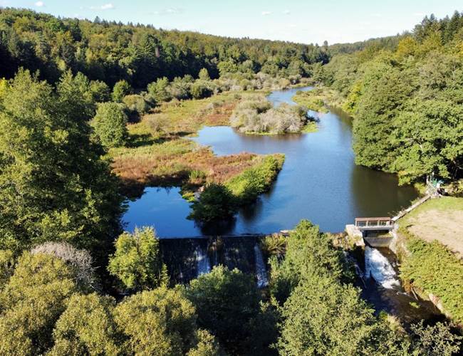 Le barrage et le plan d'eau