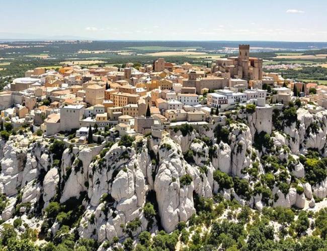 Les-Baux-de-Provence-village-médiéval-classé