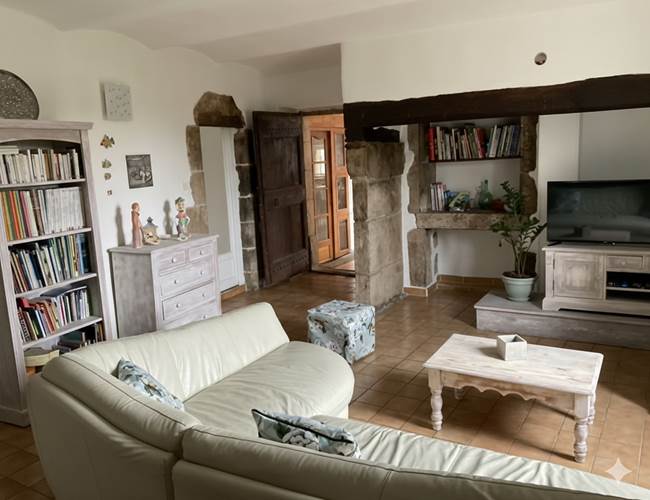 Les informations touristiques nichées dans l'ancienne cheminée