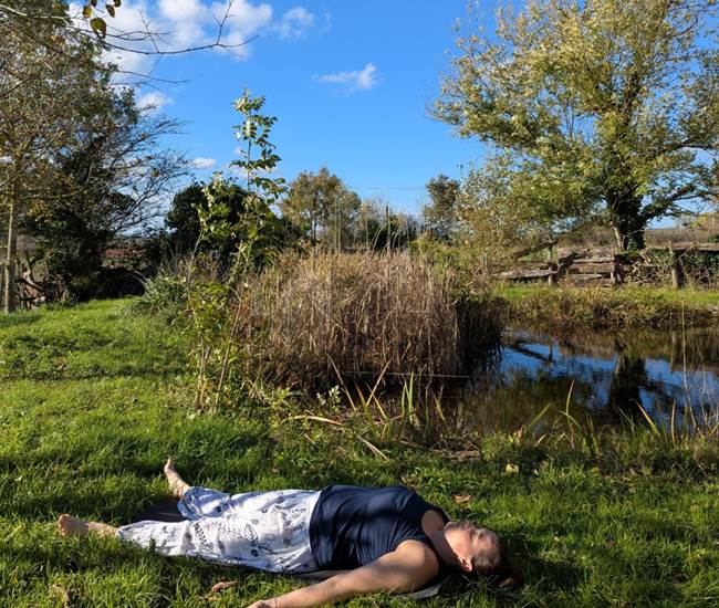 sophrologie-relaxation-nature-jardin-saisonnee-bien-etre-maison-hotes-aveyron.jpg-photo-page