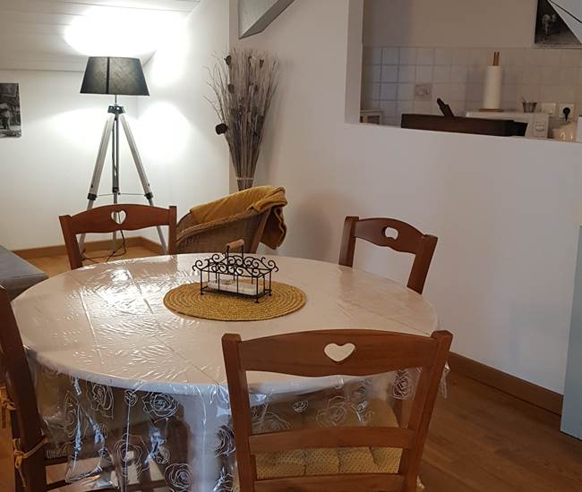 Table et chaises, à votre disposition-photo-news