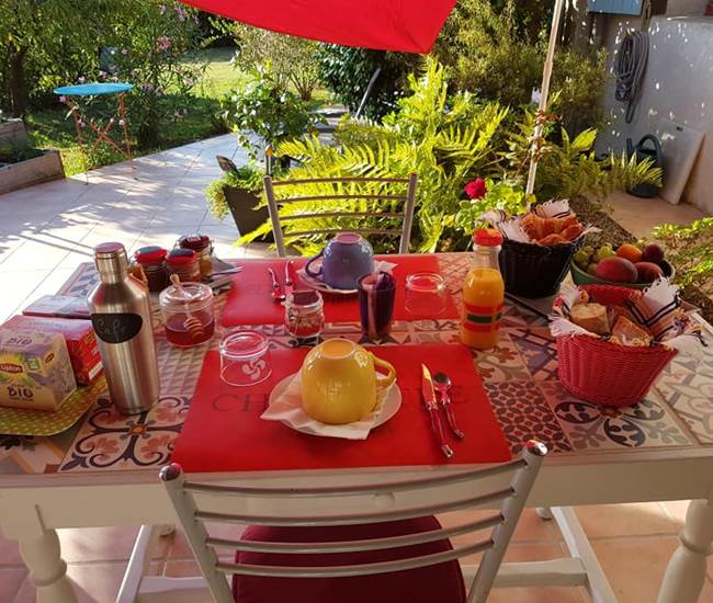 petit déjeuner sur 1 des terrasses-photo-page