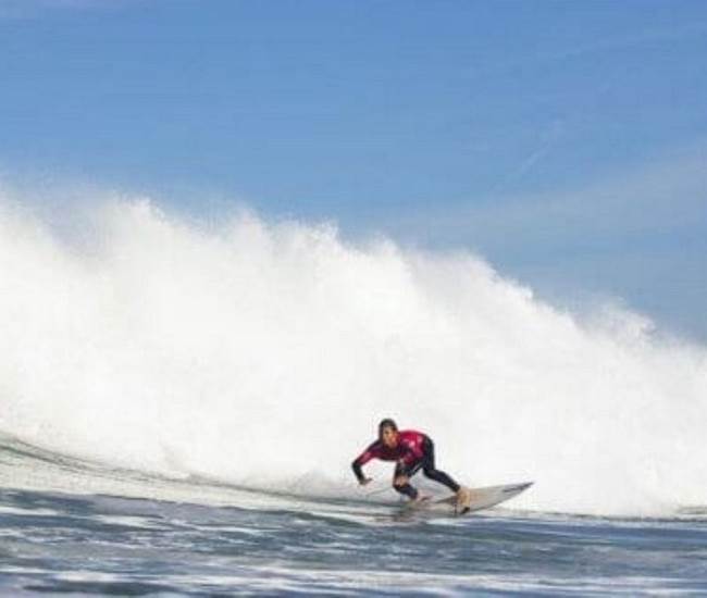 Surf à la Grande Plage au pied de OCEAN 7-photo-page