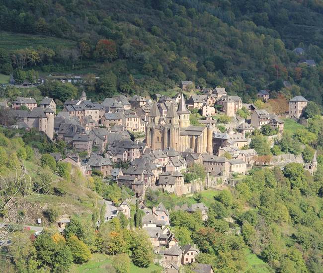 conques-abbatiale-chemin-compostelle-proche-saisonnee-hebergement-aveyron.jpg-photo-page