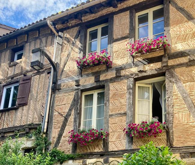 #cyrano #bergerac #perigord #dordogne #paysdebergerac #sudouest #visiteguidee #baladesguideesdecamille #tourisme #patrimoine #histoire #anecdotes #gastronomie #france #dordogneperigordtourisme #visitfrance #visitdordogne-photo-page