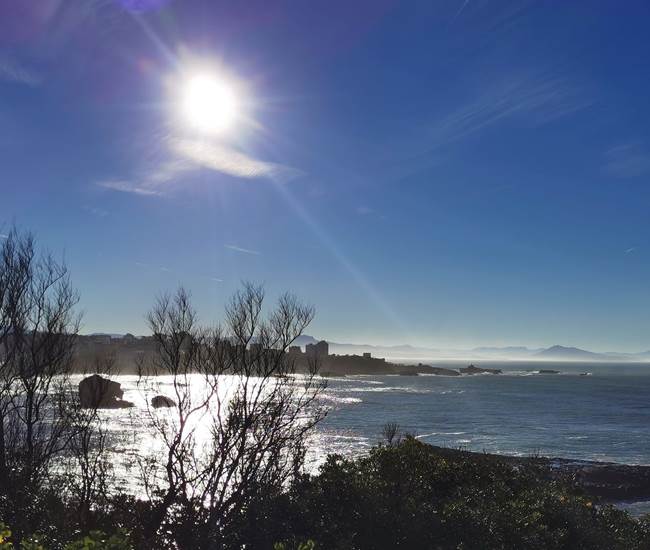La Baie de Biarritz vue vers les monts d'Espagne-photo-page
