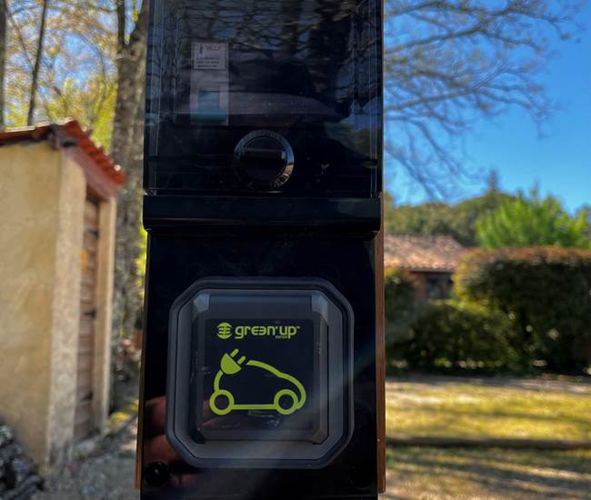 Rechargez la nuit et visitez des châteaux du Périgord la journée-photo-news