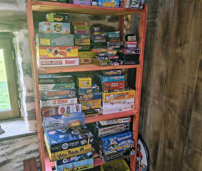 jeux-de-societe-famille-salle-jeux-gite-centres-aveyron.jpg-photo-page