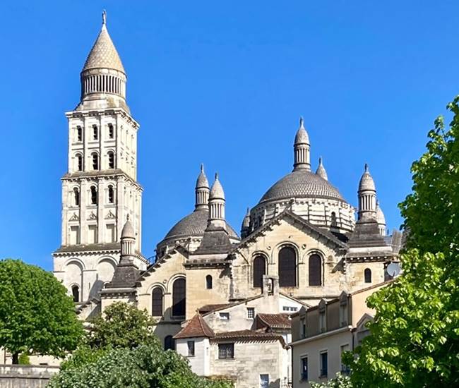 #perigueux #perigord #dordogne #perigordblanc #sudouest #visiteguidee #baladesguideesdecamille #tourisme #patrimoine #histoire #anecdotes #gastronomie #france #dordogneperigordtourisme #visitfrance #visitdordogne-photo-page