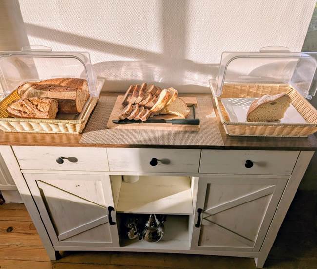 buffet-saisonnee-petit-dejeuner-pain-viennoiseries-produit-local-centres-aveyron.jpg-photo-page