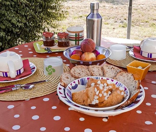 Petits déjeuners sur les terrasses extèrieures-photo-page