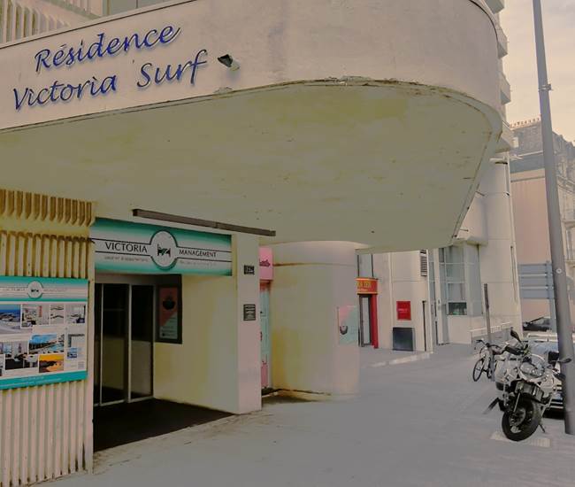Entrée du Victoria Surf - 21 Ter avenue Edouard VII-photo-page