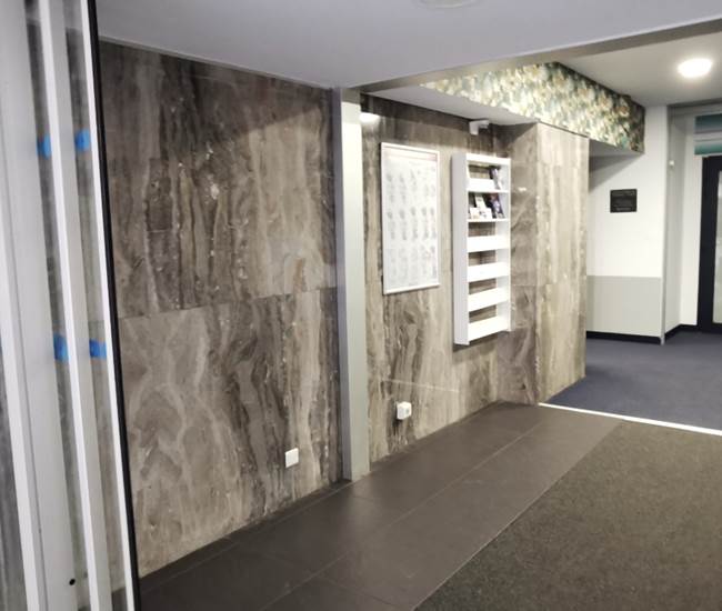 Hall d'entrée, digicode sur la gauche-photo-page