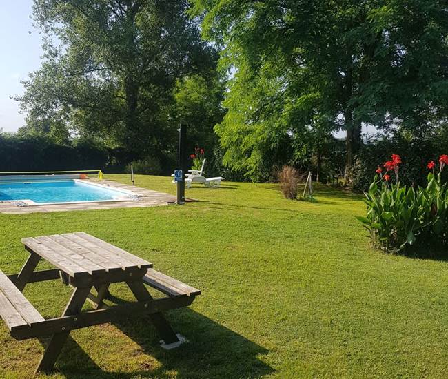 Piscine et Extèrieurs du Domaine Hias-photo-news