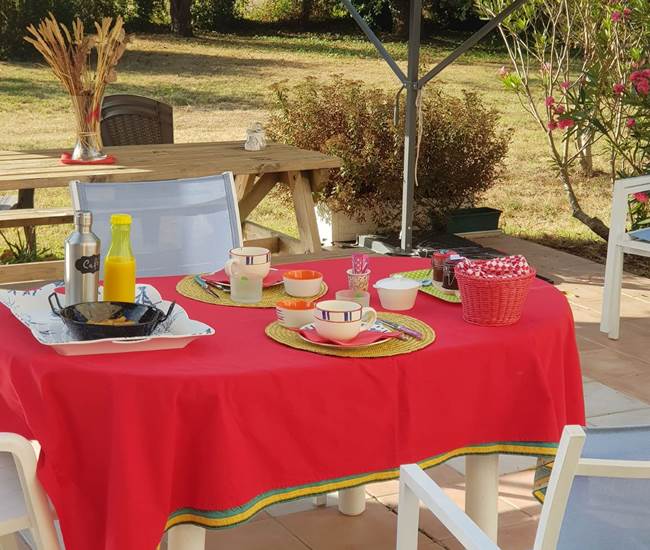 Petits déjeuners dans un cadre champêtre au Domaine Hias-photo-news