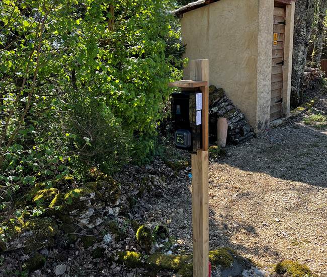 Prise de recharge avec emplacement-photo-news