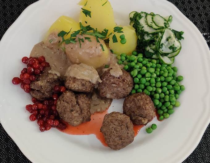Meaty meatballs meal