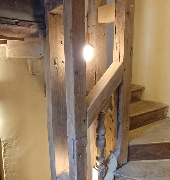 Cage d'escalier accès aux logis