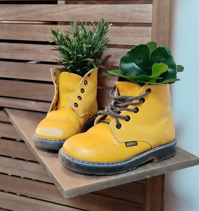 chaussure jaunes