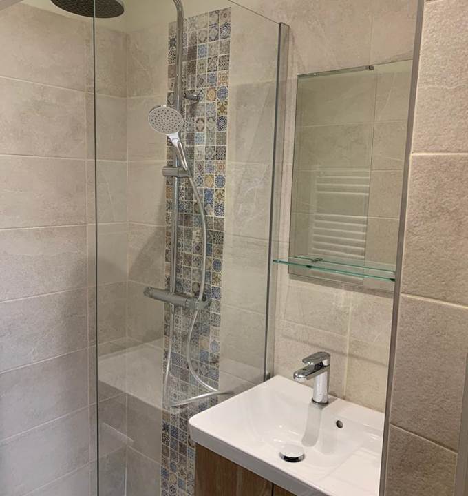 CABINE DOUCHE LAVABO