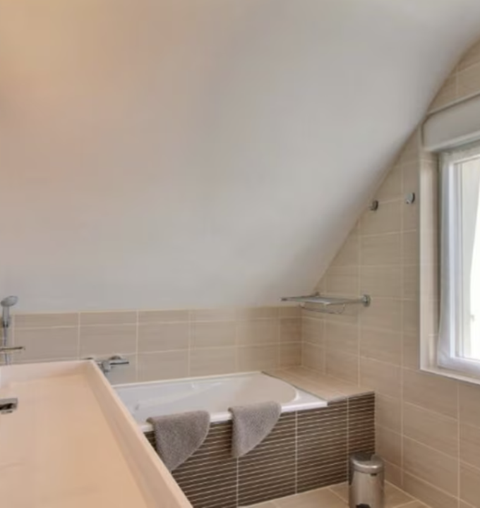 Salle de bain étage baignoire et douche 