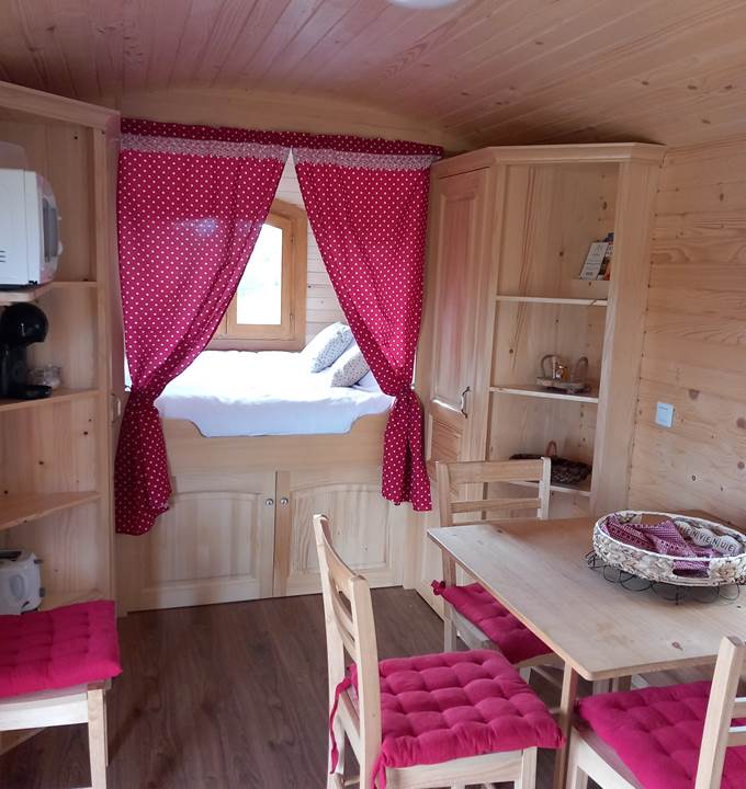 Espace de Vie et Lit en Alcôve