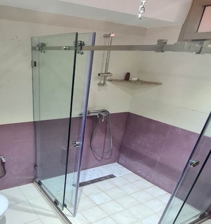 DOUCHE , WC LAVABO