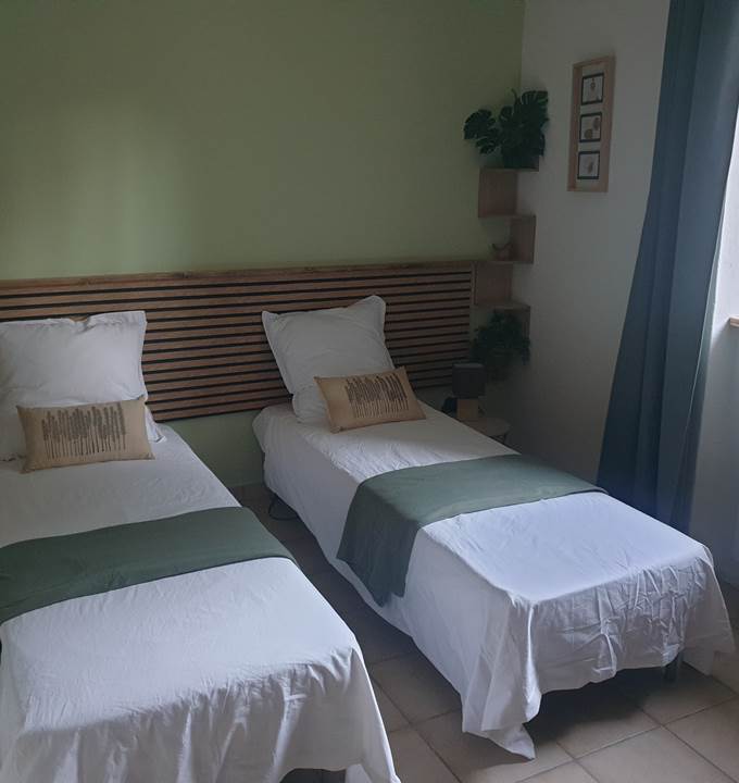 Chambre verte gîte four à pain