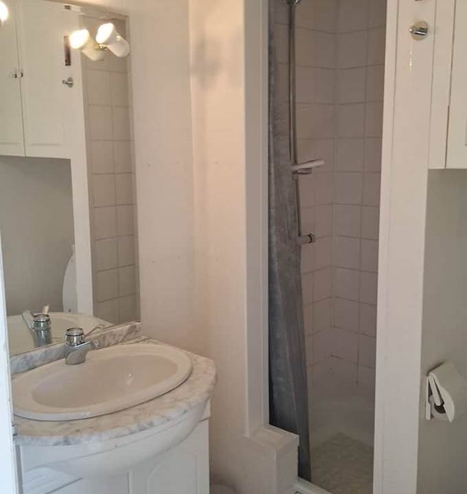 Vasque avec son miroir 
