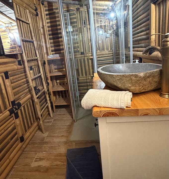 Salle d'eau douche à l'itralienne