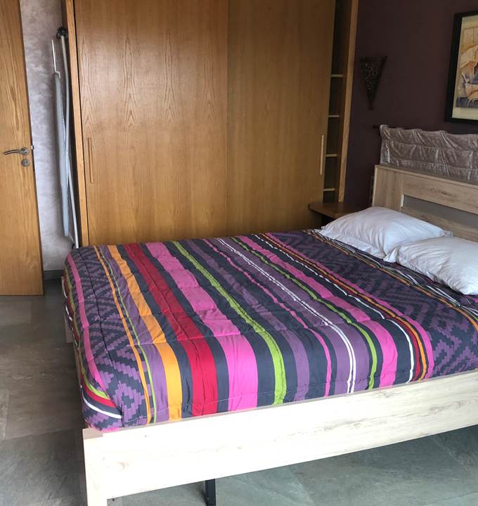 Chambre 1 Lit King Size et grand placard avec coffre fort