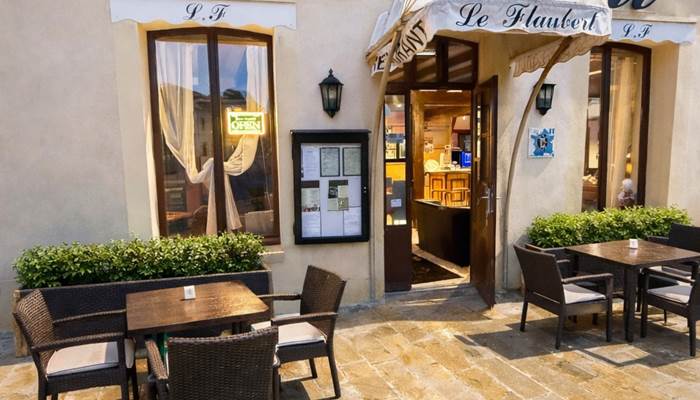 Façade hôtel restaurant