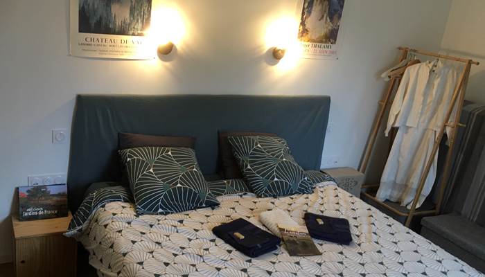 pipistrelles19-chambreshotes-lacdesechemaille-doucheitalienne-meymac